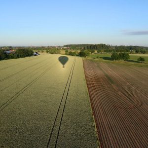 Heissluftballon Schatten Acker